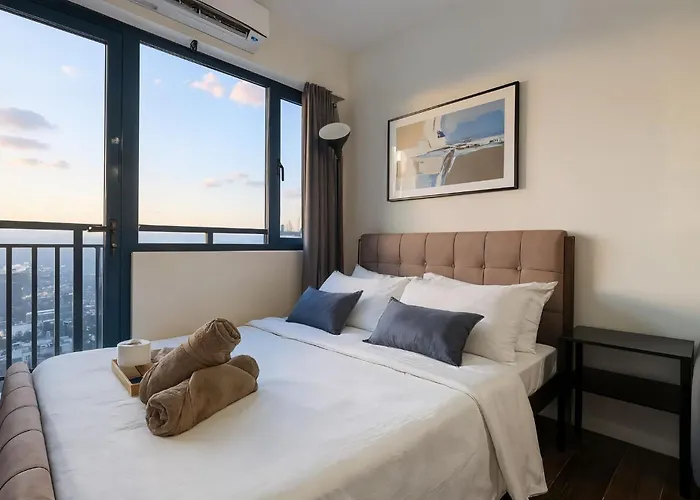 Makati Penthouse With Views Guest house Manila